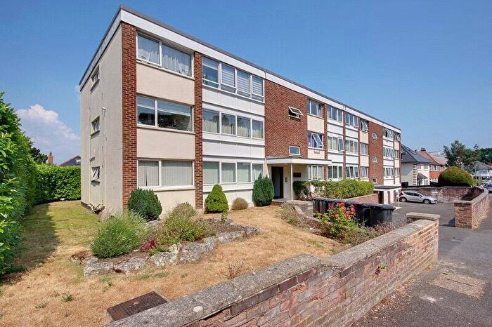 2 Bedroom Apartment For Sale In Lascelles Road, Bournemouth, Dorset, BH7