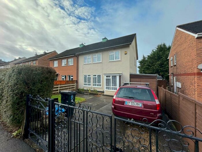 3 Bedroom Semi-Detached House To Rent In Bonnington Walk, Lockleaze, Bristol, BS7