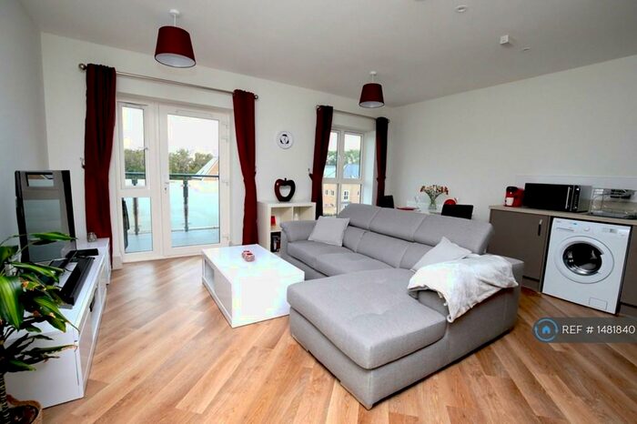 2 Bedroom Flat To Rent In Clifton Close, Bicester, OX26