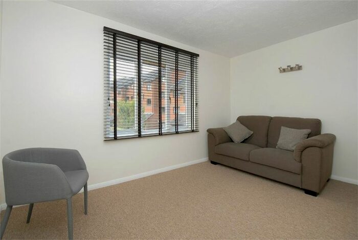 1 Bedroom Flat To Rent In Church Lane, London, SW17