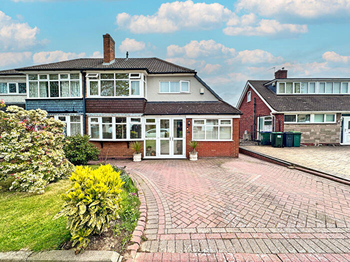 3 Bedroom Semi Detached House For Sale In Elizabeth Walk, Tipton, DY4