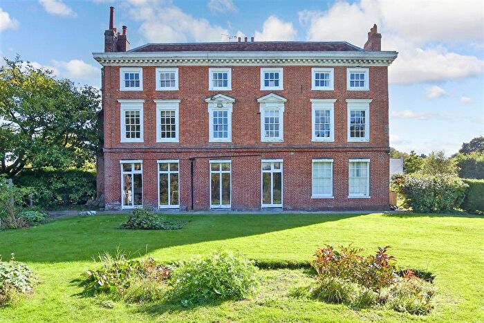 1 Bedroom Flat For Sale In Cripple Street, Maidstone, Kent, ME15