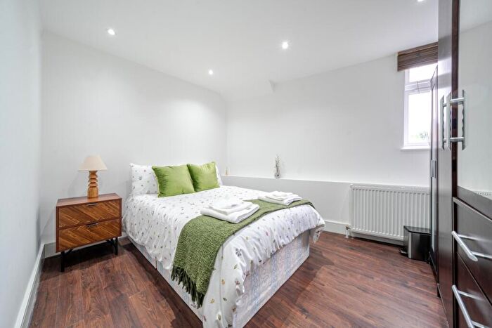 2 Bedroom Apartment To Rent In Coleridge Road London, N8