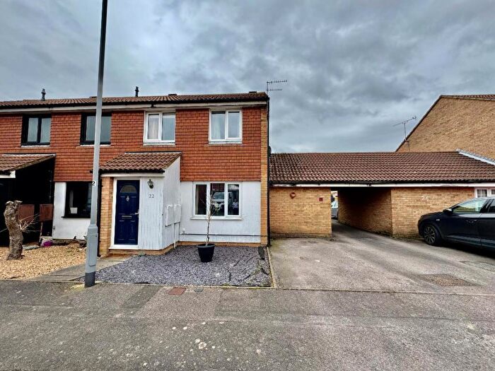 3 Bedroom Terraced House For Sale In Renshaw Close, Luton, LU2