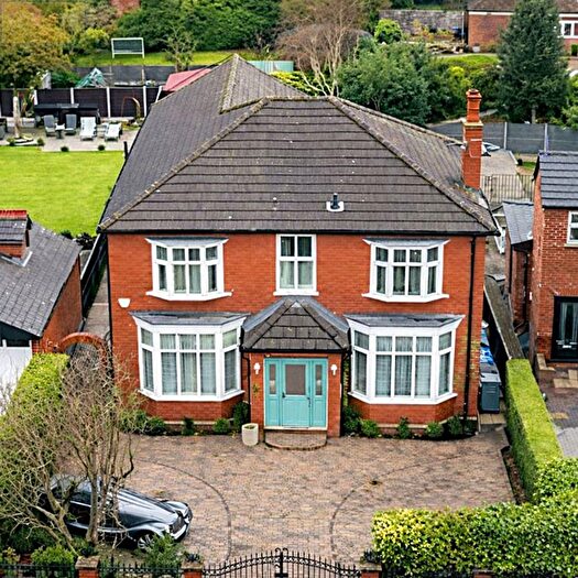 5 Bedroom Detached House For Sale In Cornhill Road, Urmston, M41