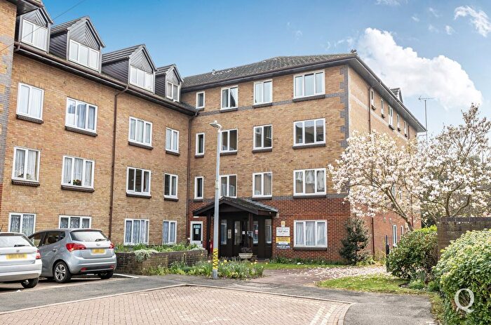 1 Bedroom Flat For Sale In Barkers Court, Sittingbourne, Kent, ME10