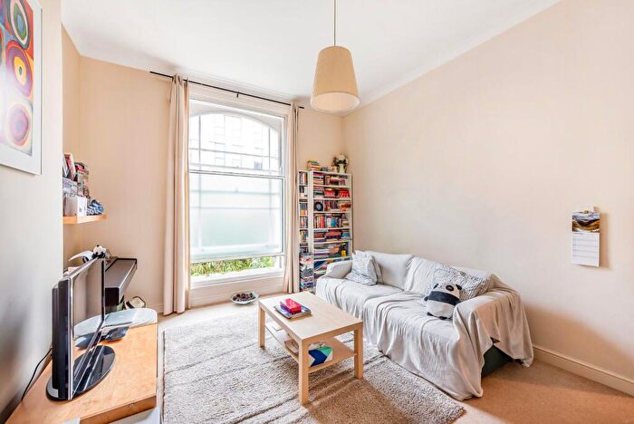 1 Bedroom Flat To Rent In Cambridge Avenue, Kilburn, London, NW6