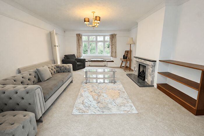 4 Bedroom Detached House To Rent In Church Rd, Addlestone, KT15