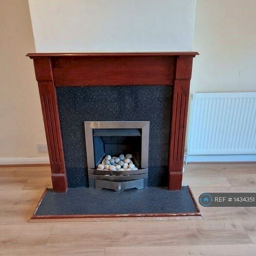 3 Bedroom Terraced House To Rent In Central Road, Morden, SM4