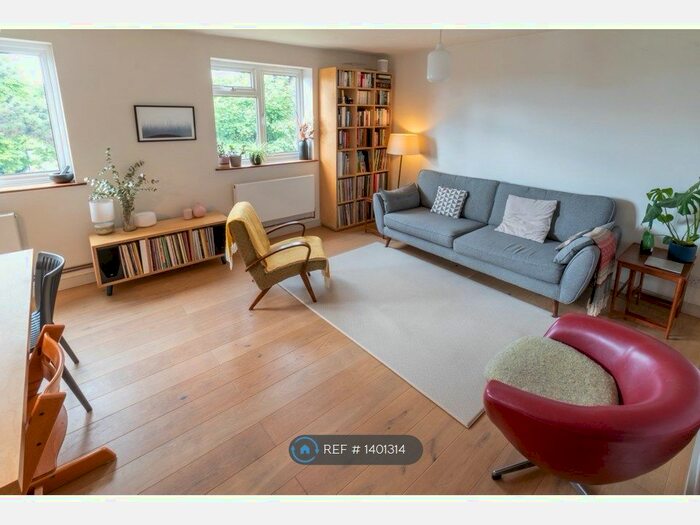 2 Bedroom Flat To Rent In Colin Court, London, SE6