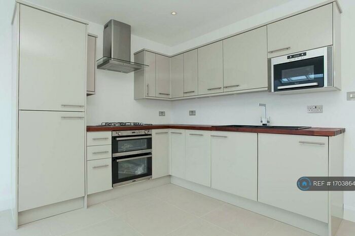 3 Bedroom Terraced House To Rent In High Street, Nutfield, Redhill, RH1