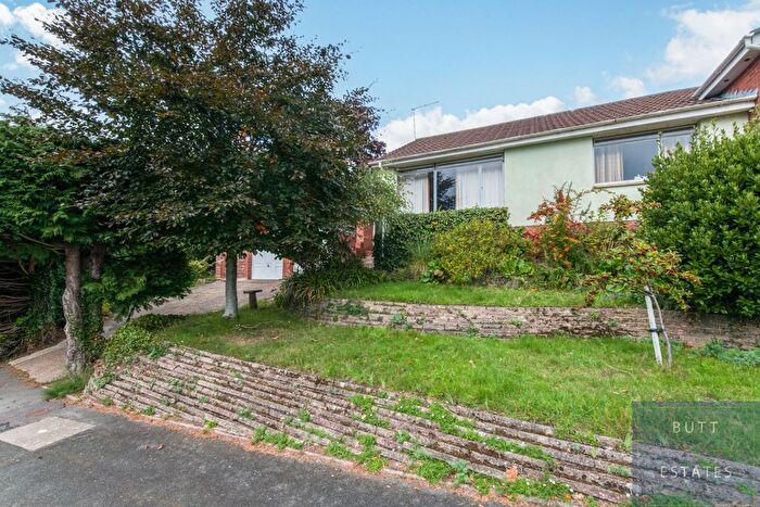 2 Bedroom Bungalow For Sale In Gloucester Road, Exeter, EX4