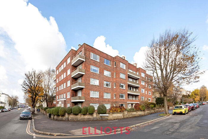 3 Bedroom Apartment For Sale In Eaton Court, Eaton Gardens, Hove, BN3