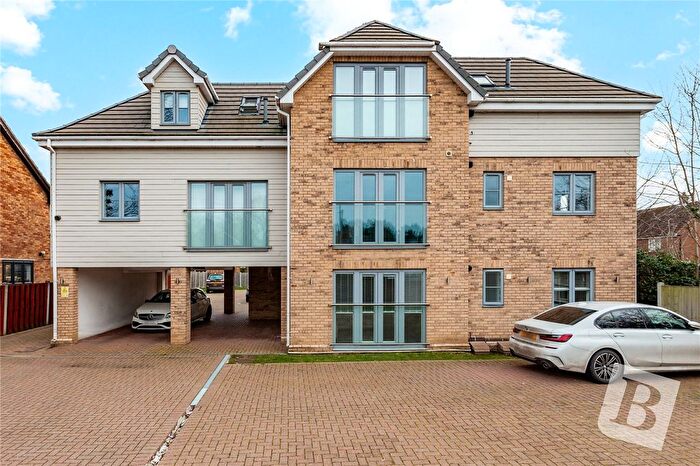 2 Bedroom Flat For Sale In Ongar Road, Kelvedon Hatch, Brentwood, Essex, CM15