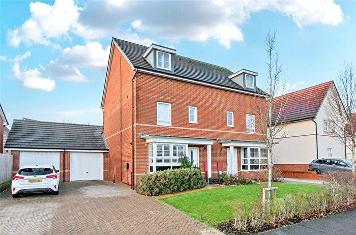 4 Bedroom Semi-detached House For Sale In Ganger Farm Way, Ampfield, Romsey, Hampshire, SO51