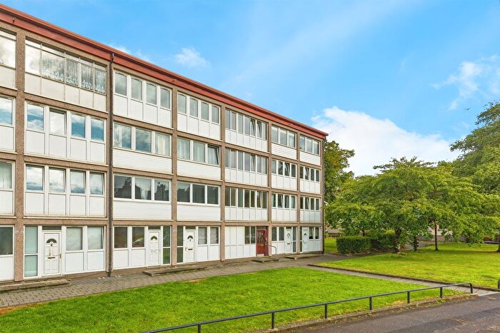 2 Bedroom Flat For Sale In Well Green, Glasgow, G43