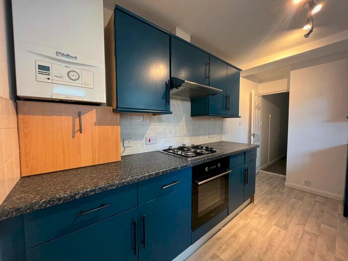 2 Bedroom Flat To Rent In Gladys Avenue, Portsmouth, PO2