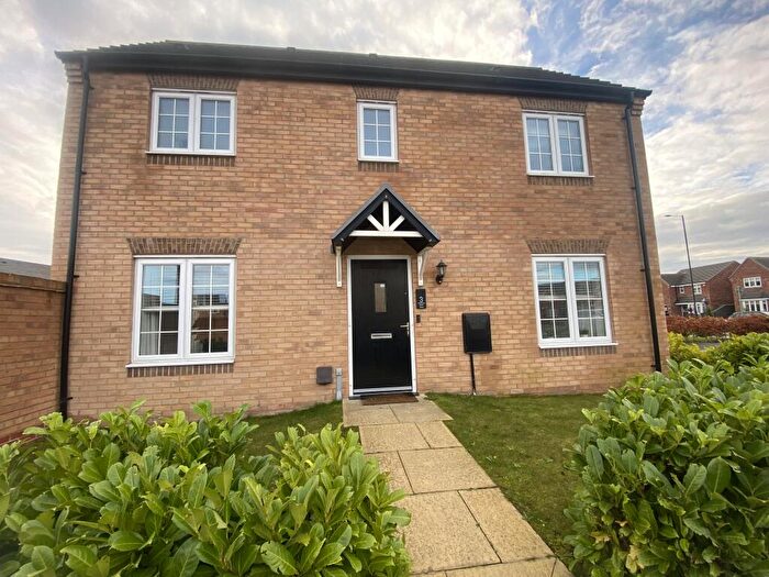 3 Bedroom House To Rent In Hewer Close, New Rossington, Doncaster, DN11