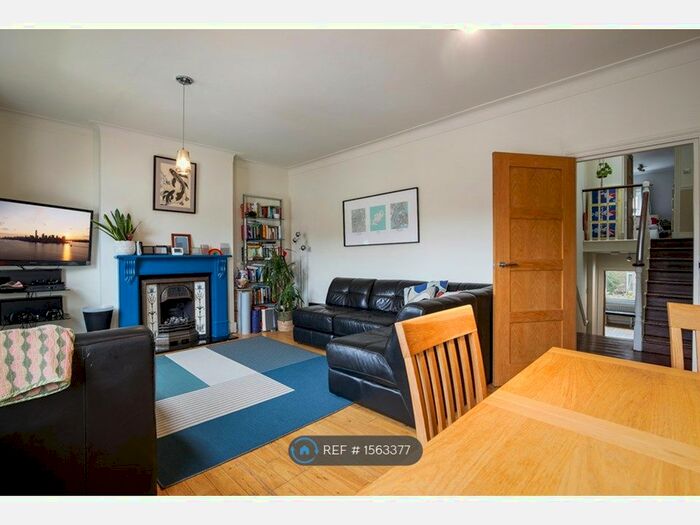 2 Bedroom Flat To Rent In Carden Road, London, SE15