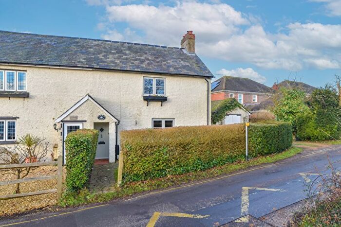 3 Bedroom Semi-Detached House For Sale In Little Hyden Lane, Clanfield, Waterlooville, PO8