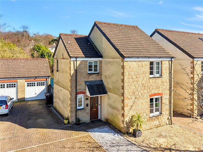 3 Bedroom Link Detached House For Sale In Horsewhim Drive, Kelly Bray, Callington, Cornwall, PL17