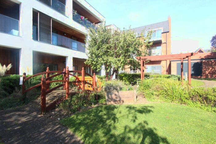 2 Bedroom Flat For Sale In Conduit Road, Bedford, MK40
