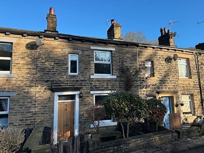 2 Bedroom Cottage To Rent In Goitside, Booth, Halifax, HX2