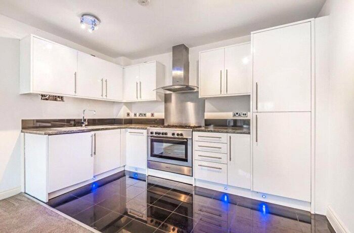 2 Bedroom Flat To Rent In Pearlville Court, Reading Road, Wokingham, RG41