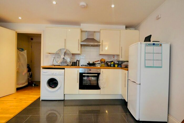 Studio To Rent In Victory Road Mews, Wimbledon London, SW19