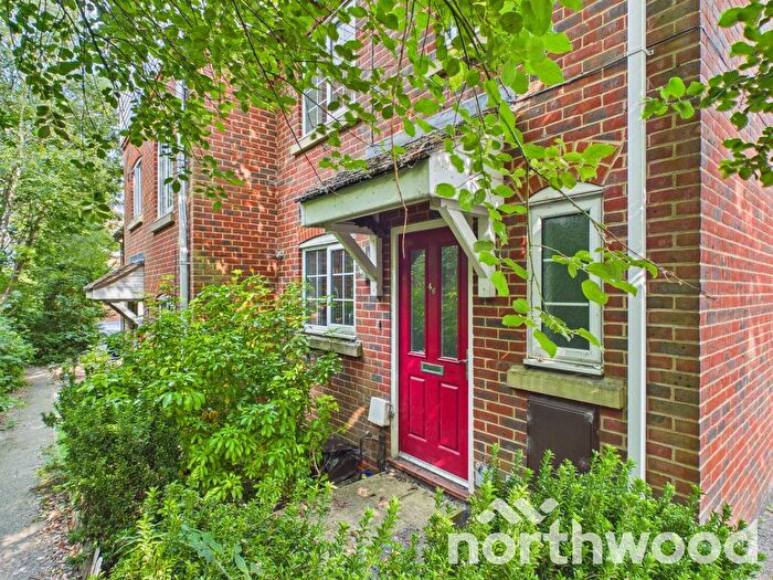 3 Bedroom Semi-Detached House To Rent In Swaffer Way, Singleton, Ashford, TN23