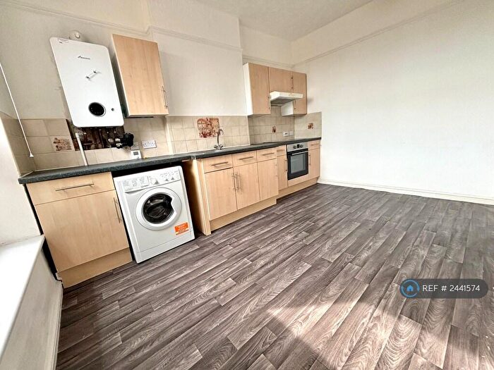 2 Bedroom Flat To Rent In Cock Road, Bristol, BS15