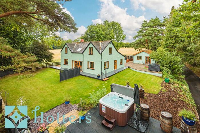 5 Bedroom Detached House For Sale In Llanhamlach, Brecon, LD3