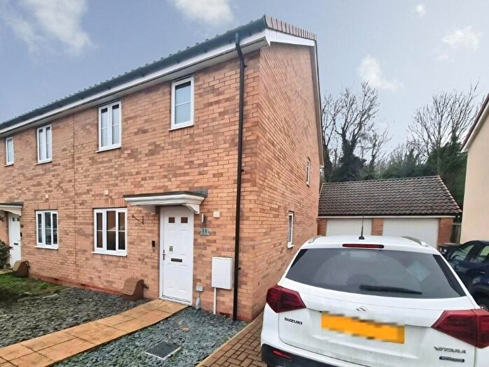 3 Bedroom Semi Detached House For Sale In Sandy Close, Great Blakenham, IP6