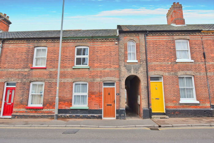 2 Bedroom Terraced House To Rent In West Street, Cromer, NR27