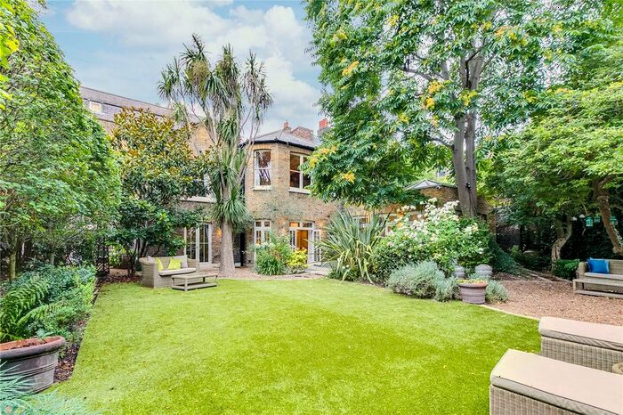 6 Bedroom Detached House To Rent In Kennington Road, London, SE11