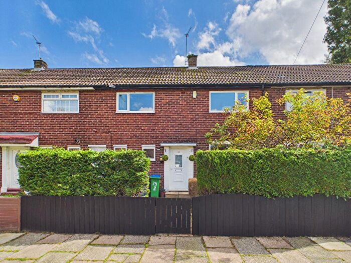 2 Bedroom Terraced House For Sale In Kirkstall Road, Middleton, M24