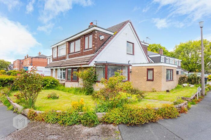 3 Bedroom Semi-Detached House For Sale In Broomfield Close, Ainsworth, BL2