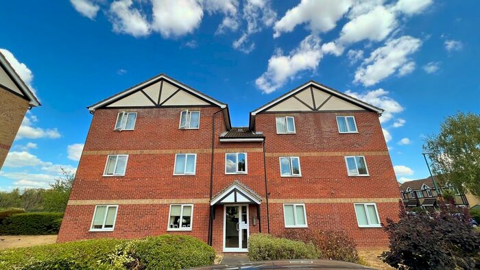 2 Bedroom Flat To Rent In Foxglove Way, Hackbridge, Surrey, SM6