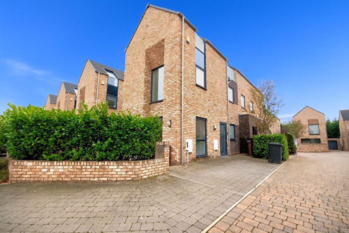 2 Bedroom Town House For Sale In Marchmont Drive, Crosby, Liverpool, L23