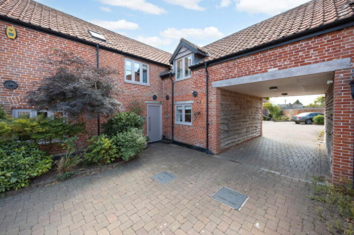 4 Bedroom Semi-Detached House For Sale In White Street, Market Lavington, Wiltshire, SN10