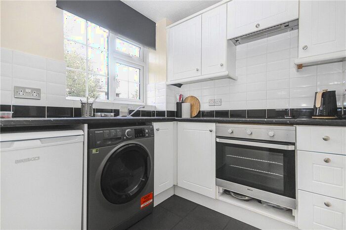 1 Bedroom End Of Terrace House To Rent In Upper Tooting Park, Tooting, SW17
