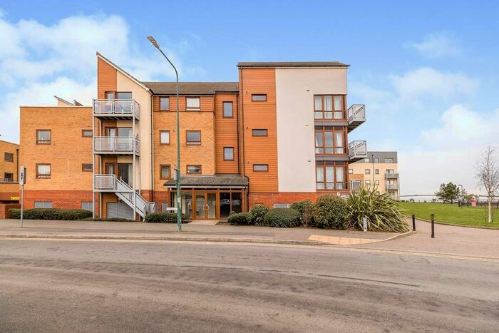 2 Bedroom Flat To Rent In Evelyn Walk, Greenhithe, Kent, DA9