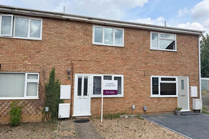 2 Bedroom Terraced House For Sale In Dunstable Close, Flitwick, MK45
