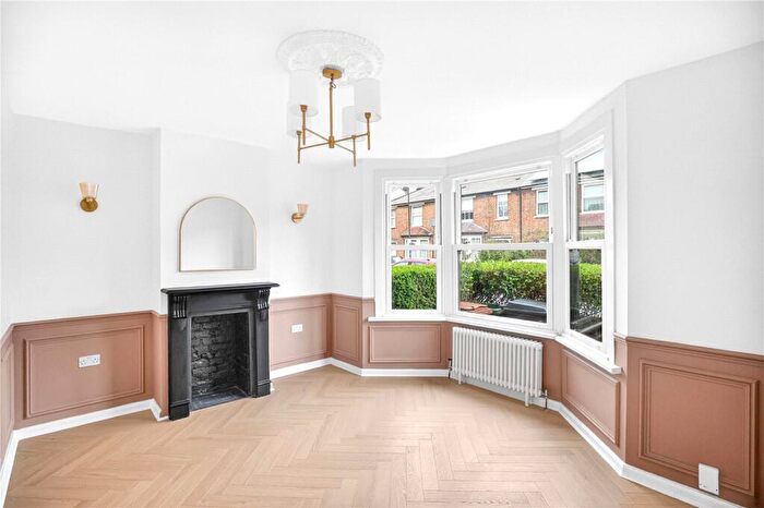 3 Bedroom Terraced House For Sale In Lyne Crescent, Walthamstow, London, E17