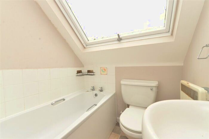 2 Bedroom Apartment For Sale In Station Road, New Milton, Hampshire, BH25