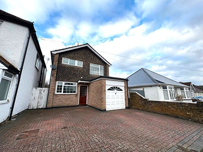 3 Bedroom Detached House To Rent In Beech Avenue, Ruislip, HA4