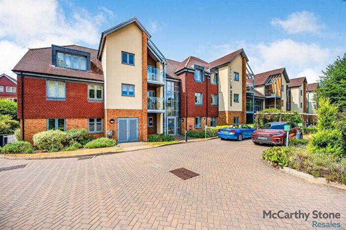 2 Bedroom Apartment For Sale In Eleanor House, London Road, St. Albans, AL1