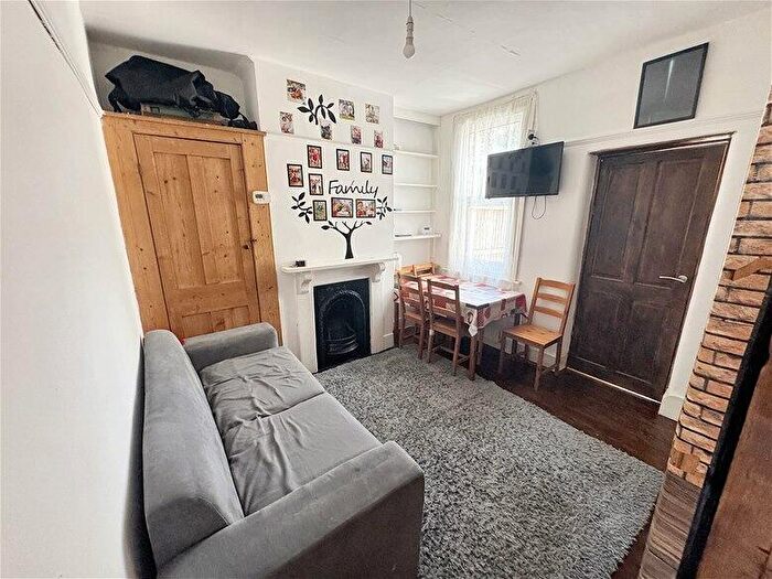 3 Bedroom House To Rent In White Road, Stratford, E15