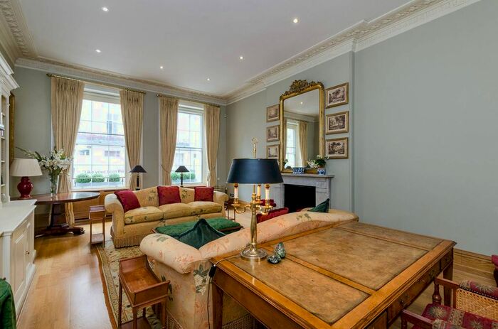 4 Bedroom Maisonette To Rent In West Halkin Street, Belgravia, London, SW1X