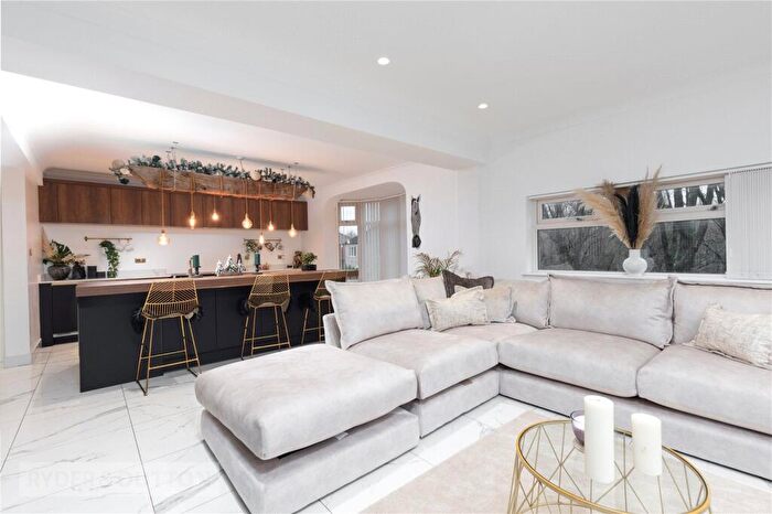 4 Bedroom Detached House For Sale In Parkside, Alkrington, Middleton, Manchester, M24